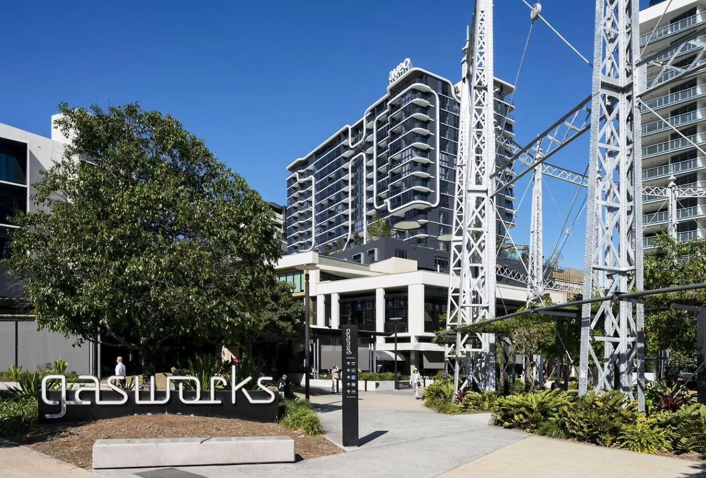 Comfy And Bright Apartment With Huge Balcony! Brisbane Australien